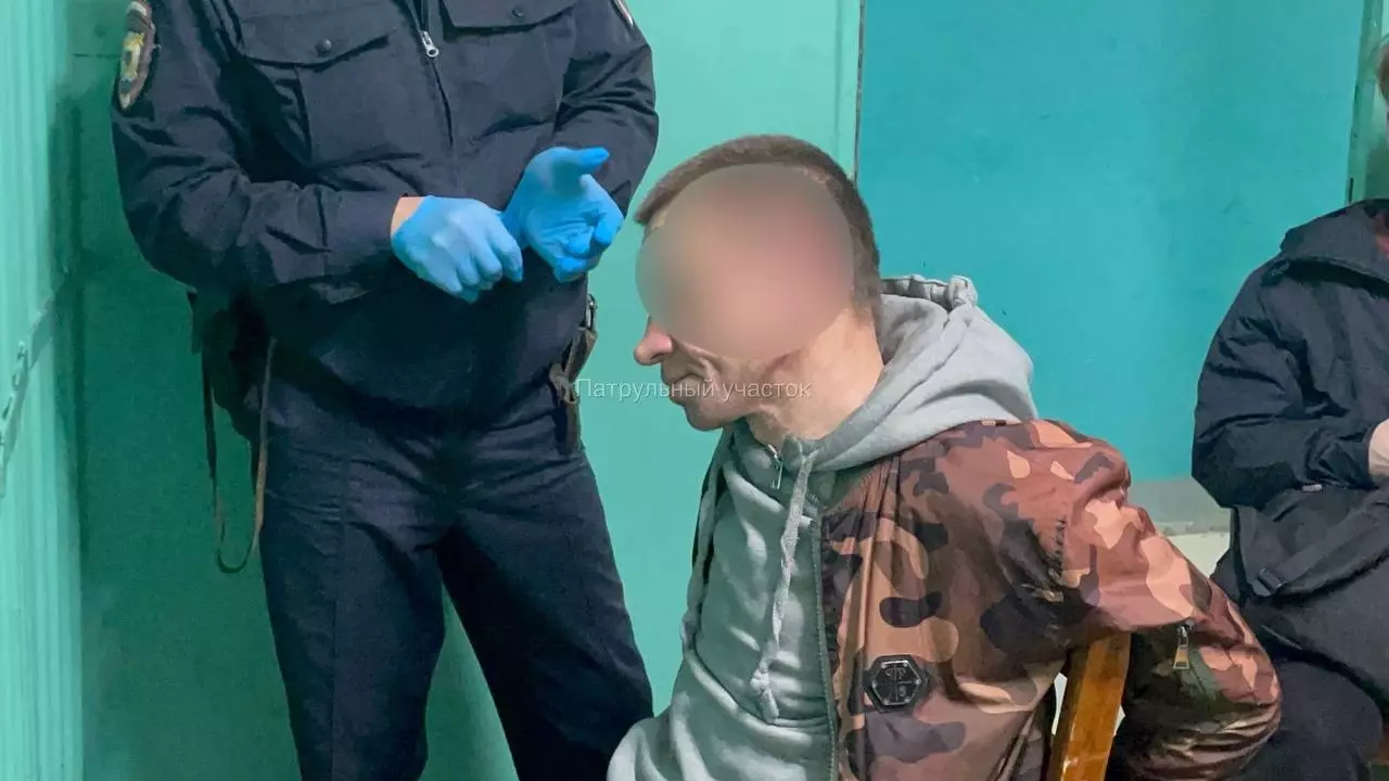 В Екатеринбурге полиция задержала любителя дурмана, прятавшегося под капюшоном